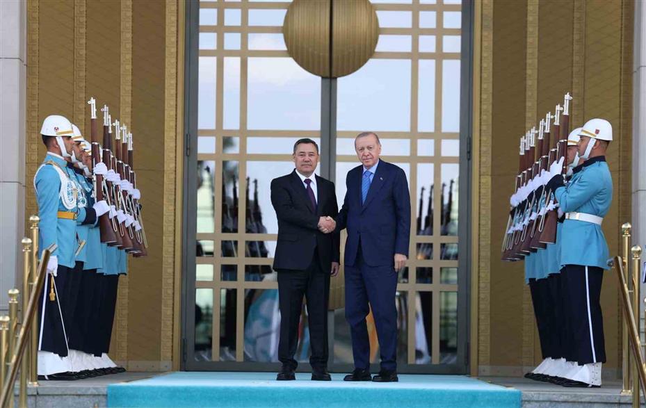 Cumhurbaşkanı Erdoğan, Kırgızistan Cumhurbaşkanı Caparov ile bir araya geldi