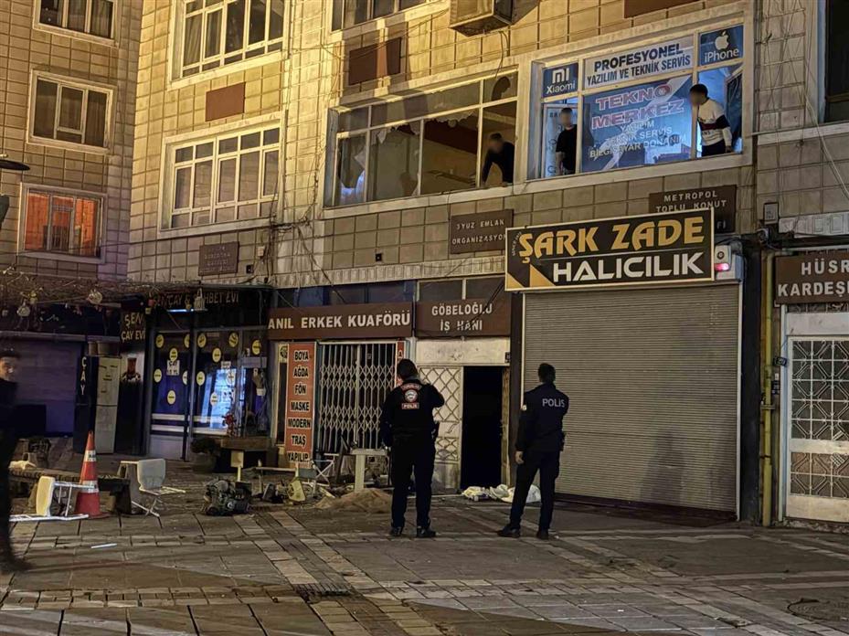 Kayseri’de kendine zarar veren şahsı, polis ekipleri zor kullanarak kurtardı