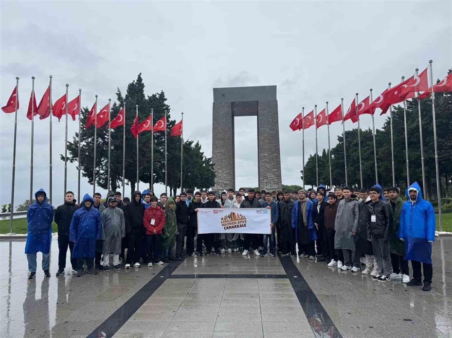 Eskişehir öğrencilerinin de katıldığı "Maziyeden Âtiye Çanakkale" programı gerçekleşti