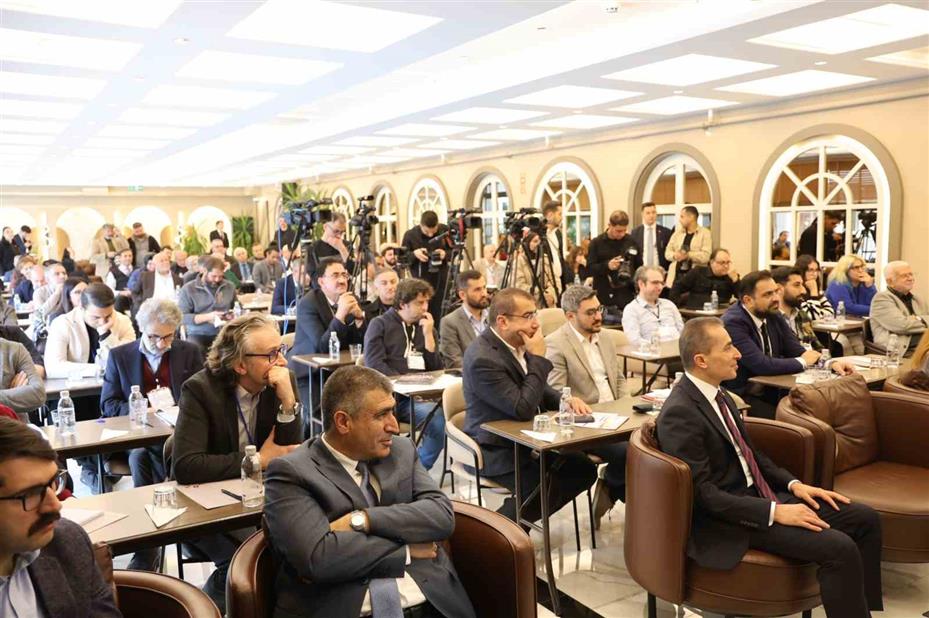 Bakan Tekin: "Farklılıklarımızla birlikte birbirimizi seversek milli birliğimiz güçlenir"