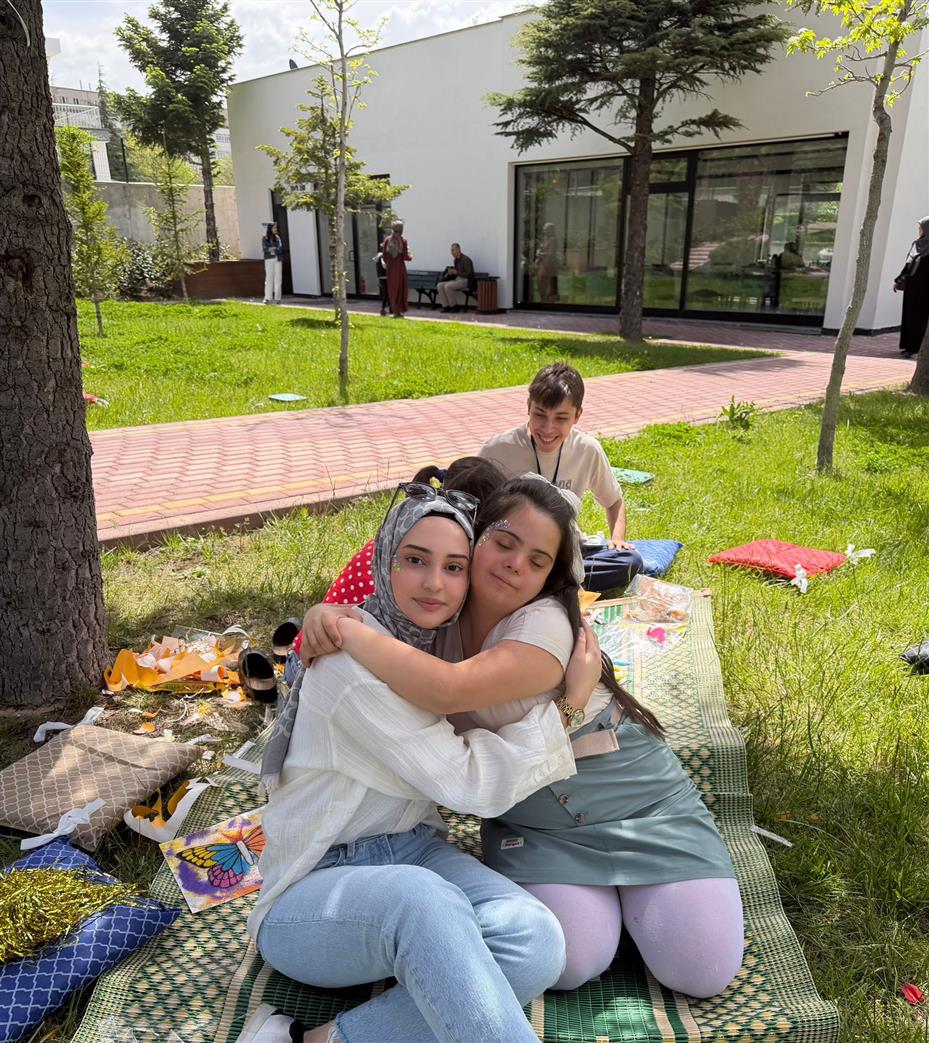 Birlikte Ürettiler, Birlikte Eğlendiler