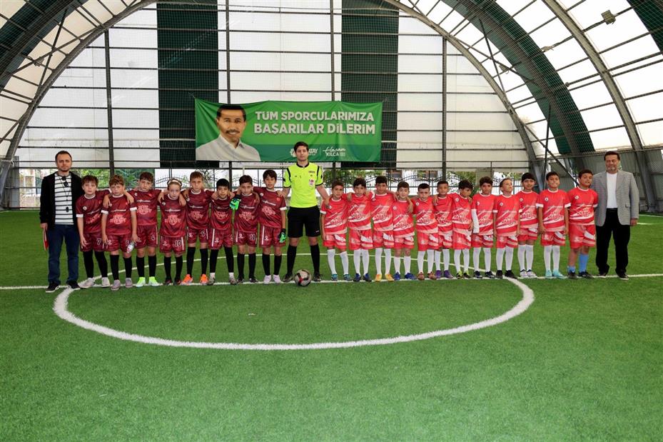 Karatay'da Geleneksel İlkokullar Arası Dostluk ve Kardeşlik Futbol Turnuvası Başladı
