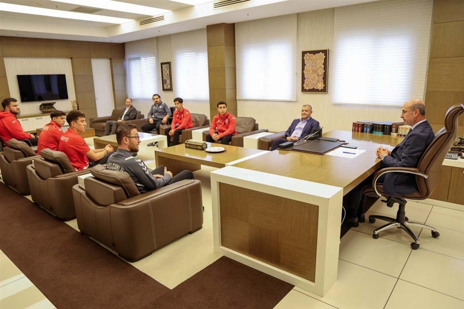 Selçuklu’nun Milli Gururları Başkan Pekyatırmacı’nın Konuğu Oldu