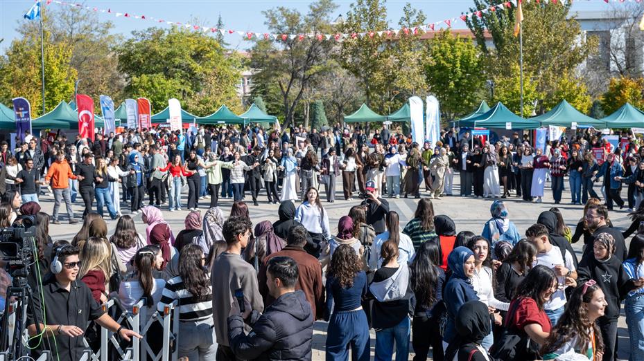 Selçuk Üniversitesinde Tanışma Şenliği başladı