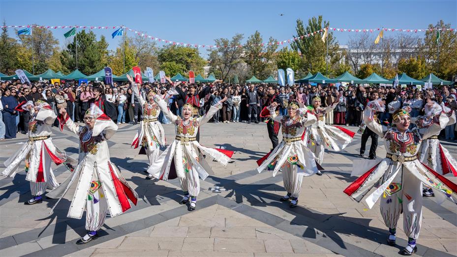 Selçuk Üniversitesinde Tanışma Şenliği başladı