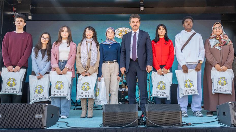 Selçuk Üniversitesinde Tanışma Şenliği başladı