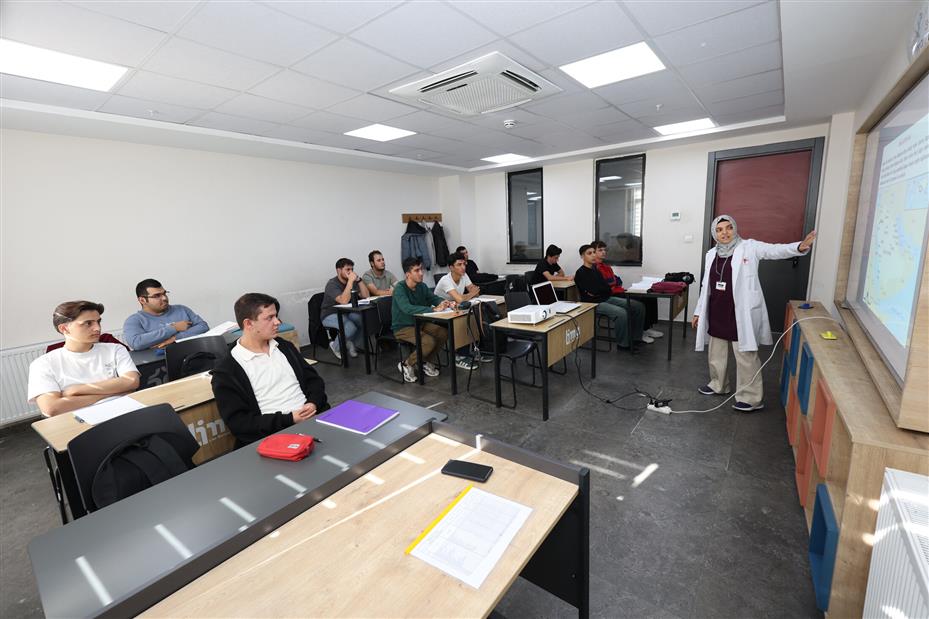 Başkan Altay: “LİMA’larımızda Gençlerimizin Hem Derslerine Destek Oluyor Hem De Kendilerini Çok Yönlü Geliştirmelerine Katkı Sağlıyoruz”
