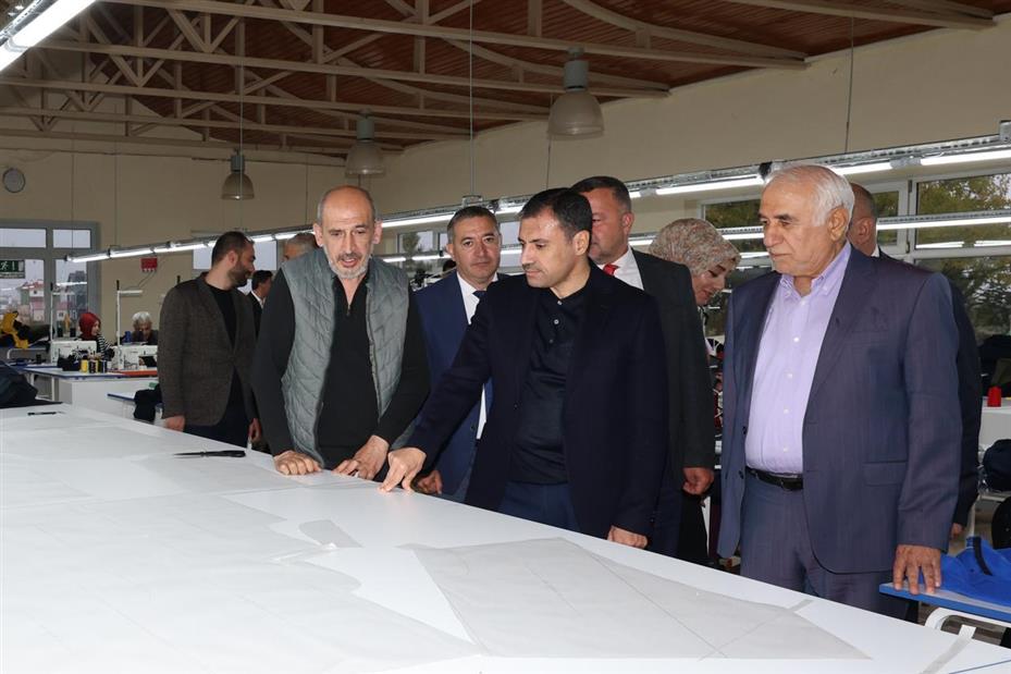 AK Parti Konya’dan Yalıhüyük Çıkarması: Vatandaşlarla Buluşup Talepleri Dinlediler