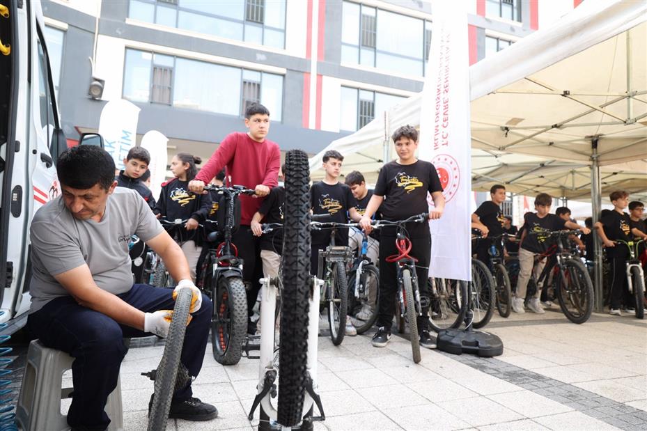 Avrupa Bisiklet Başkenti Konya’da Büyükşehir-Emlak Konut İş Birliğinde Türkiye’ye Örnek Proje