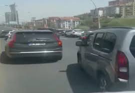 Ambulansa yol vermeyen düğün konvoyundaki sürücülere 49 bin 810 lira ceza