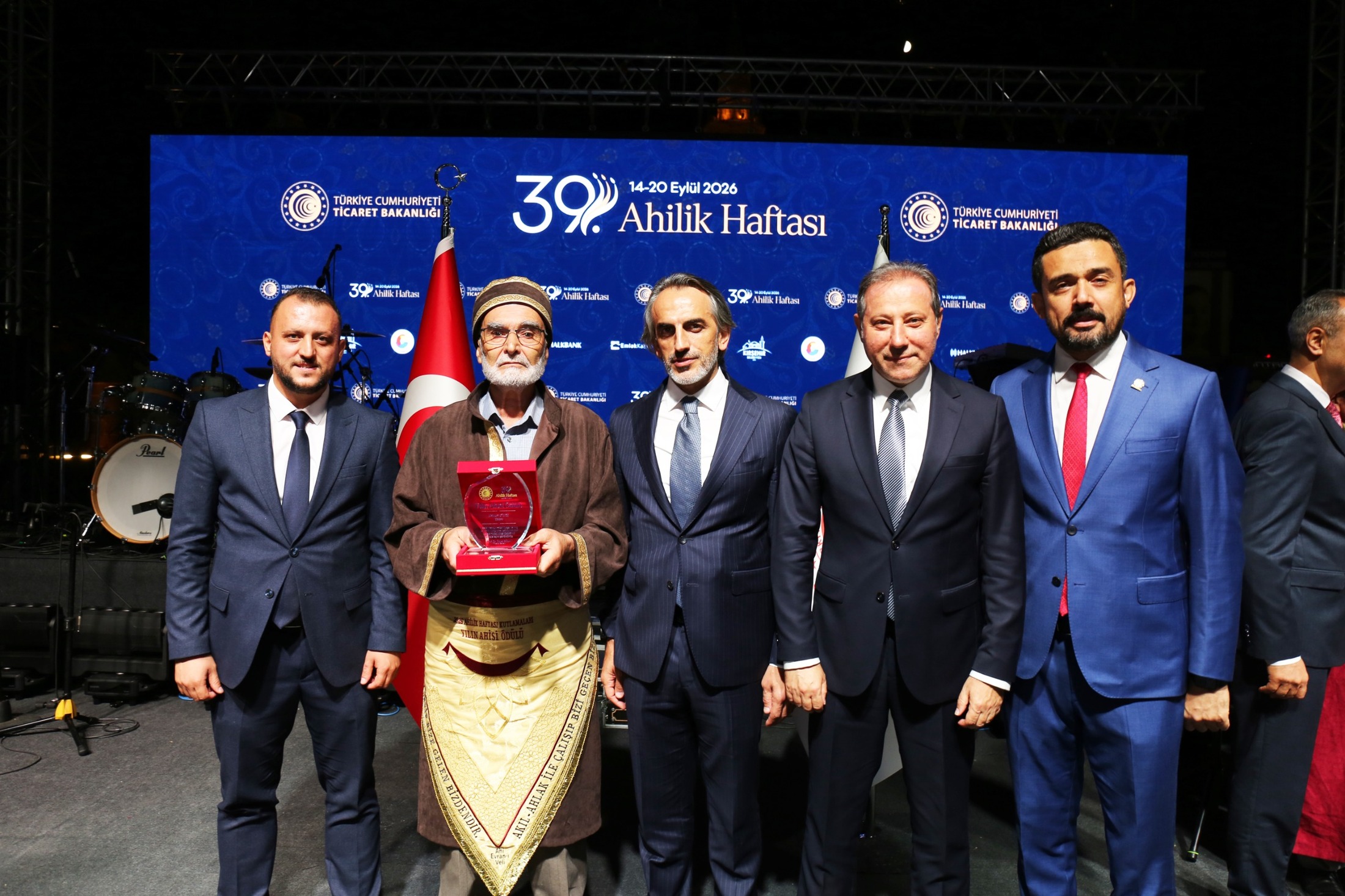 Yılın Türkiye Ahisi Mehmet Güneş, Ödülünü Aldı