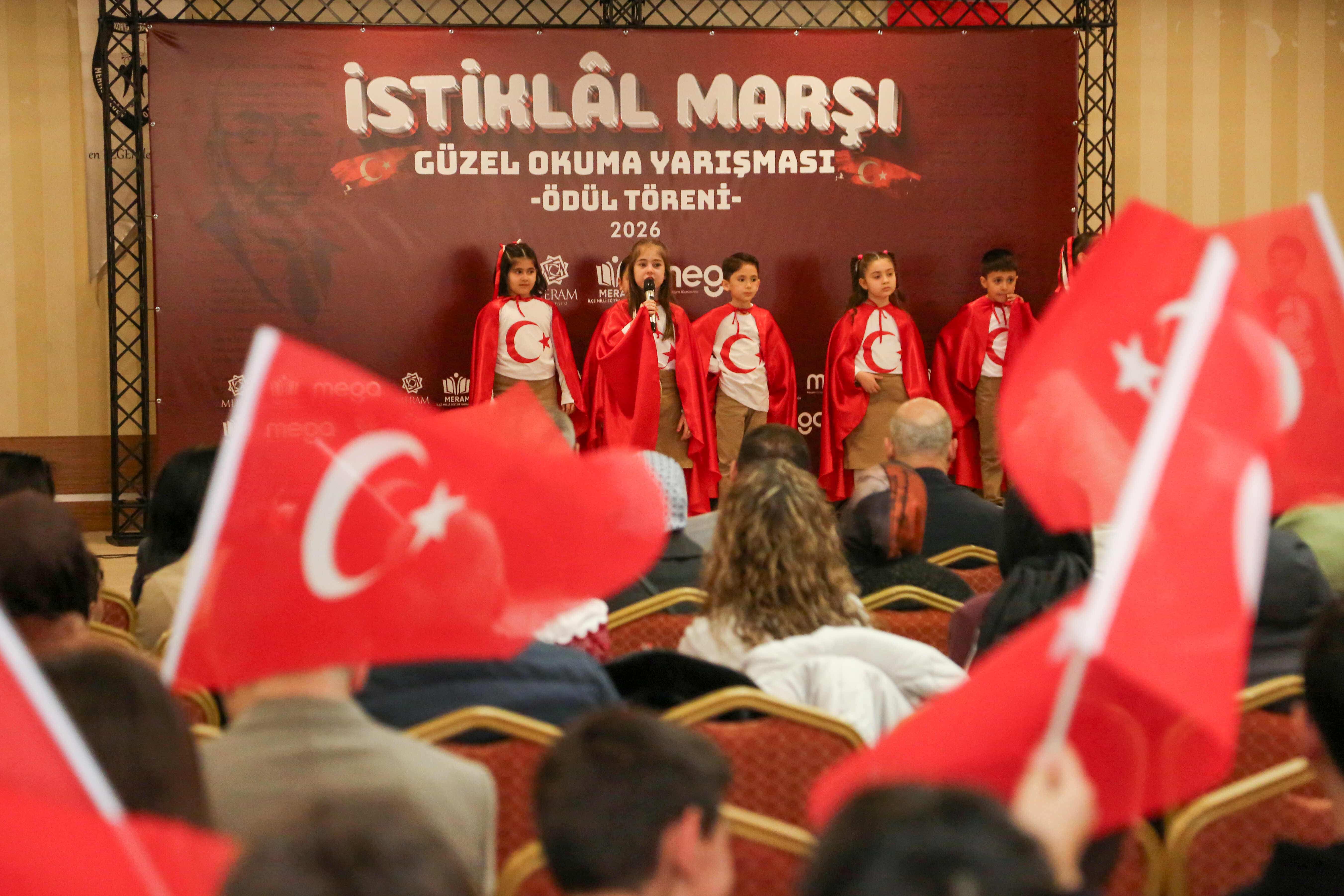 Meram'da İstiklal Marşını En Güzel Okuyan Minikler Yine Aynı Sahnede
