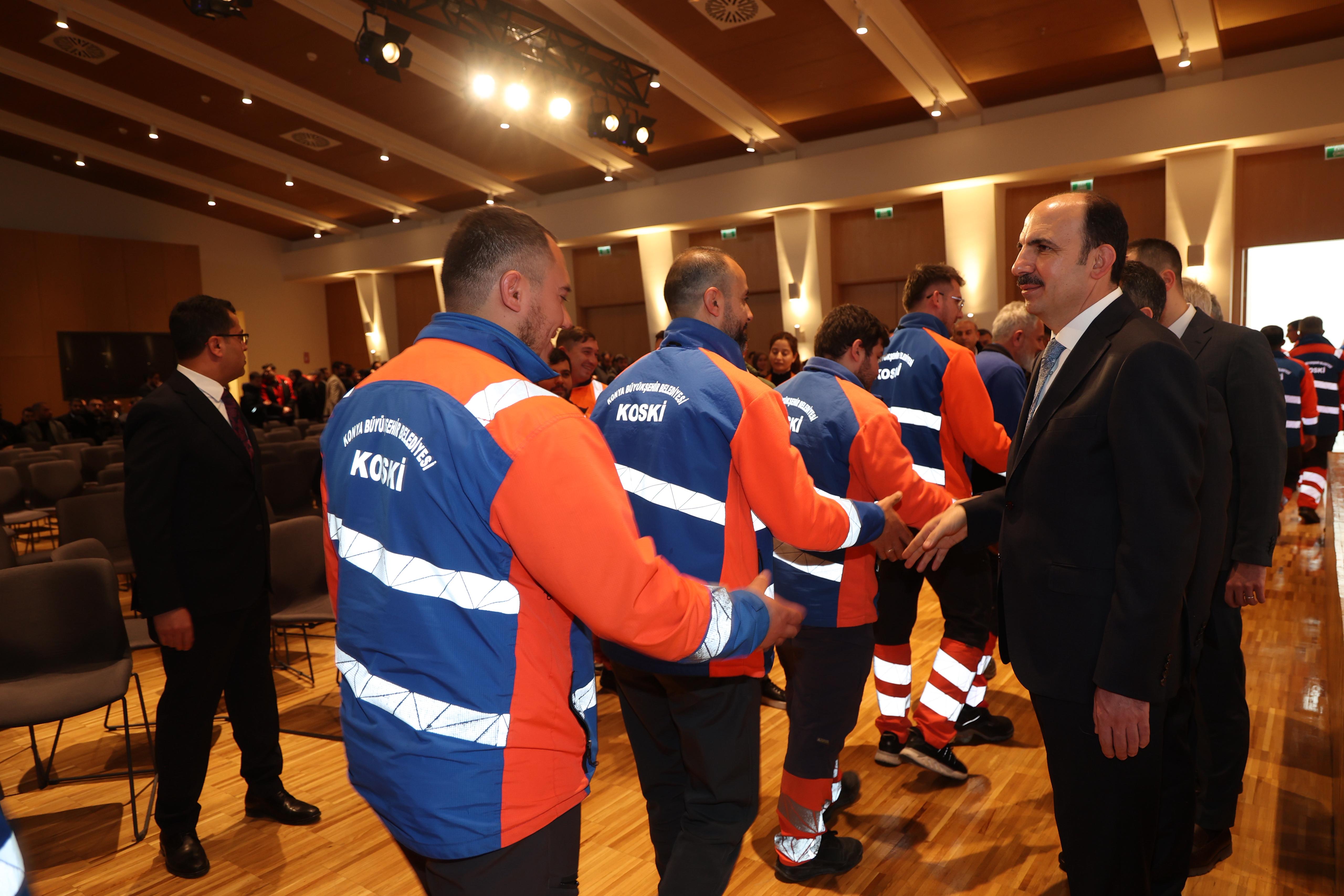 Büyükşehir Çalışanlarıyla Bayramlaşan Başkan Altay: “Biz Büyük ve Güçlü Bir Aileyiz”