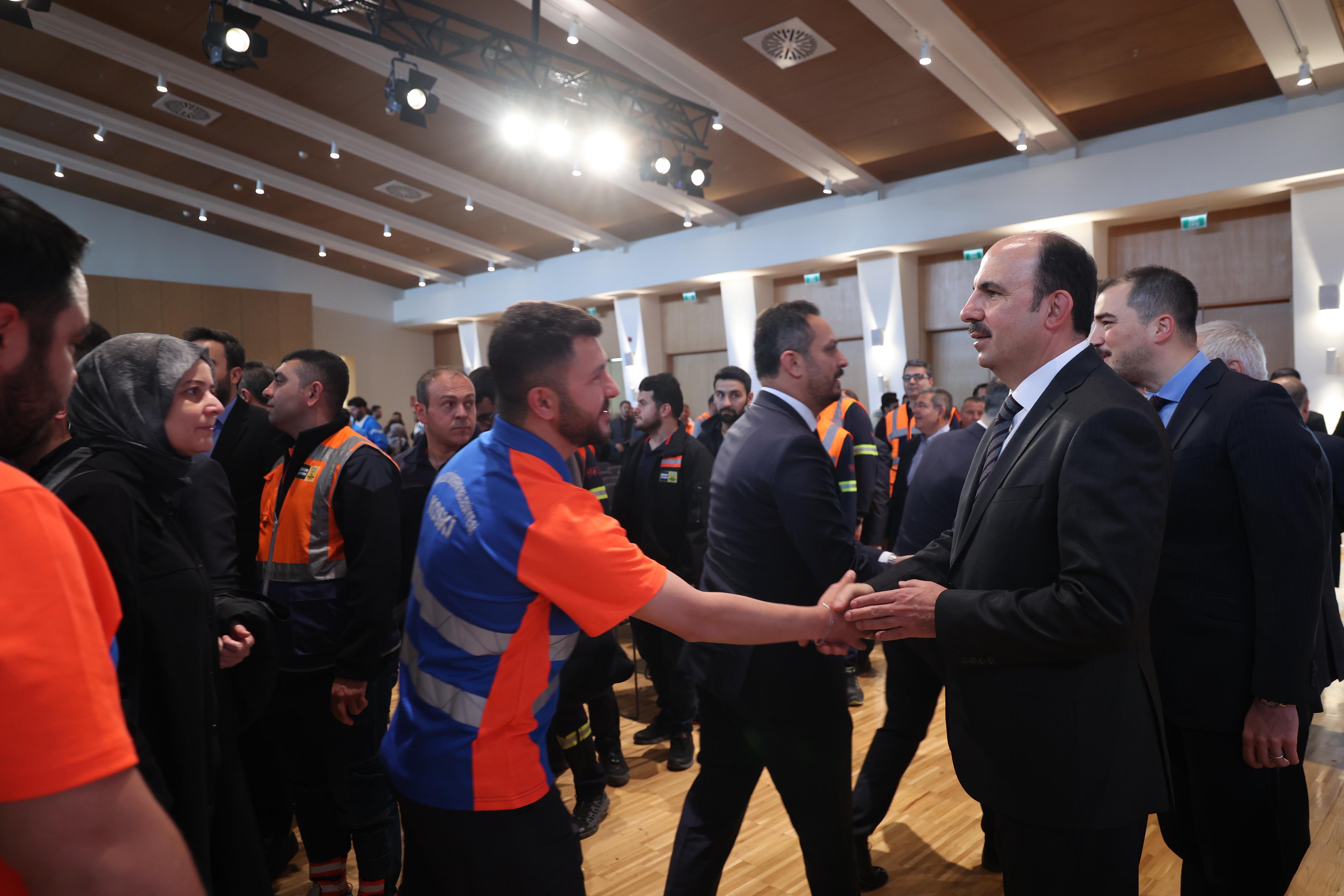 Başkan Altay Büyükşehir ve KOSKİ Personeliyle Bayramlaştı