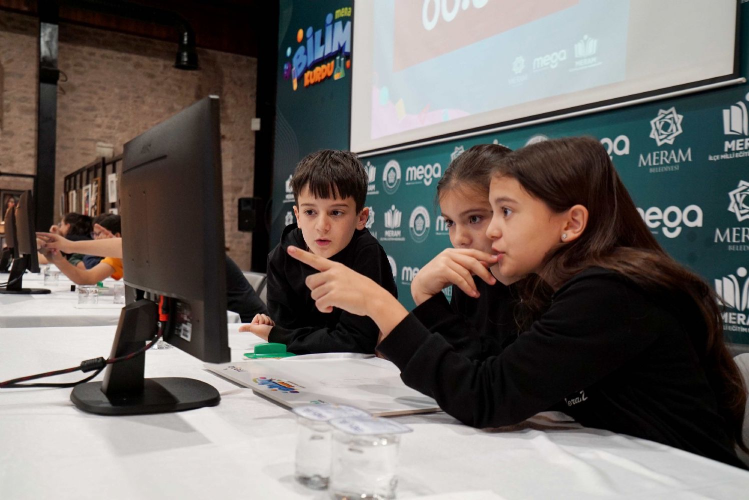 MEGA Bilim Kurdu Dergisi Bilgi Yarışmasının Finali Nefes Kesti