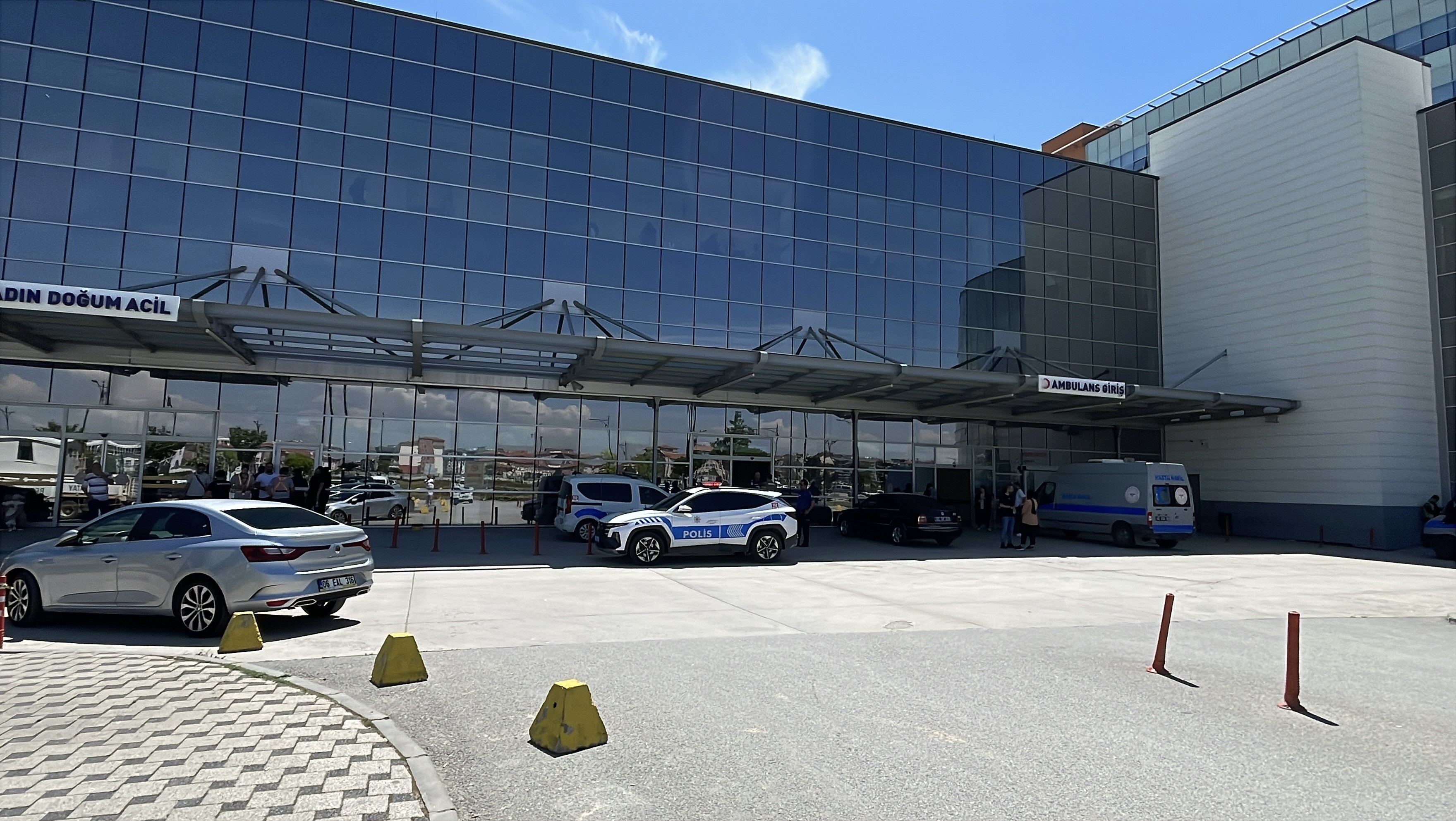 Boşanma Aşamasındaki Eşini Vurup İntihar Etti!