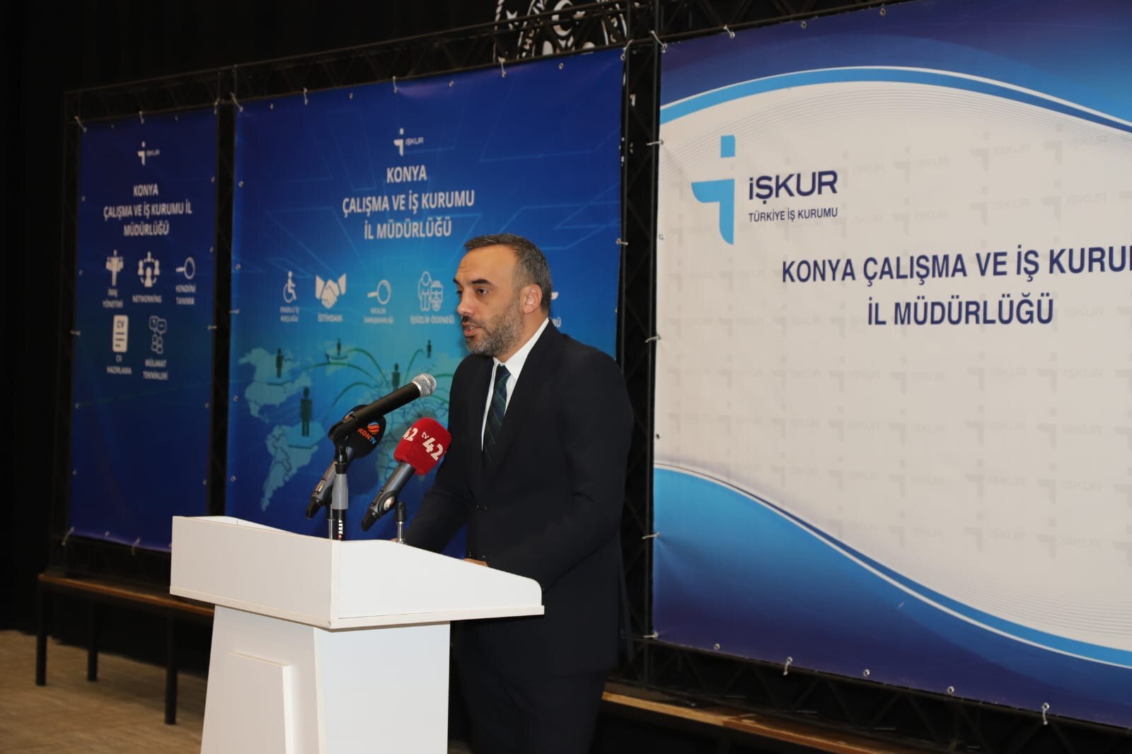 Konya'da Gençler ve İş Dünyası Aynı Masada Buluştu