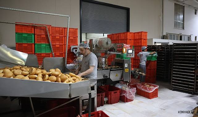 Herkes uyurken onlar 300 derecelik fırının başında