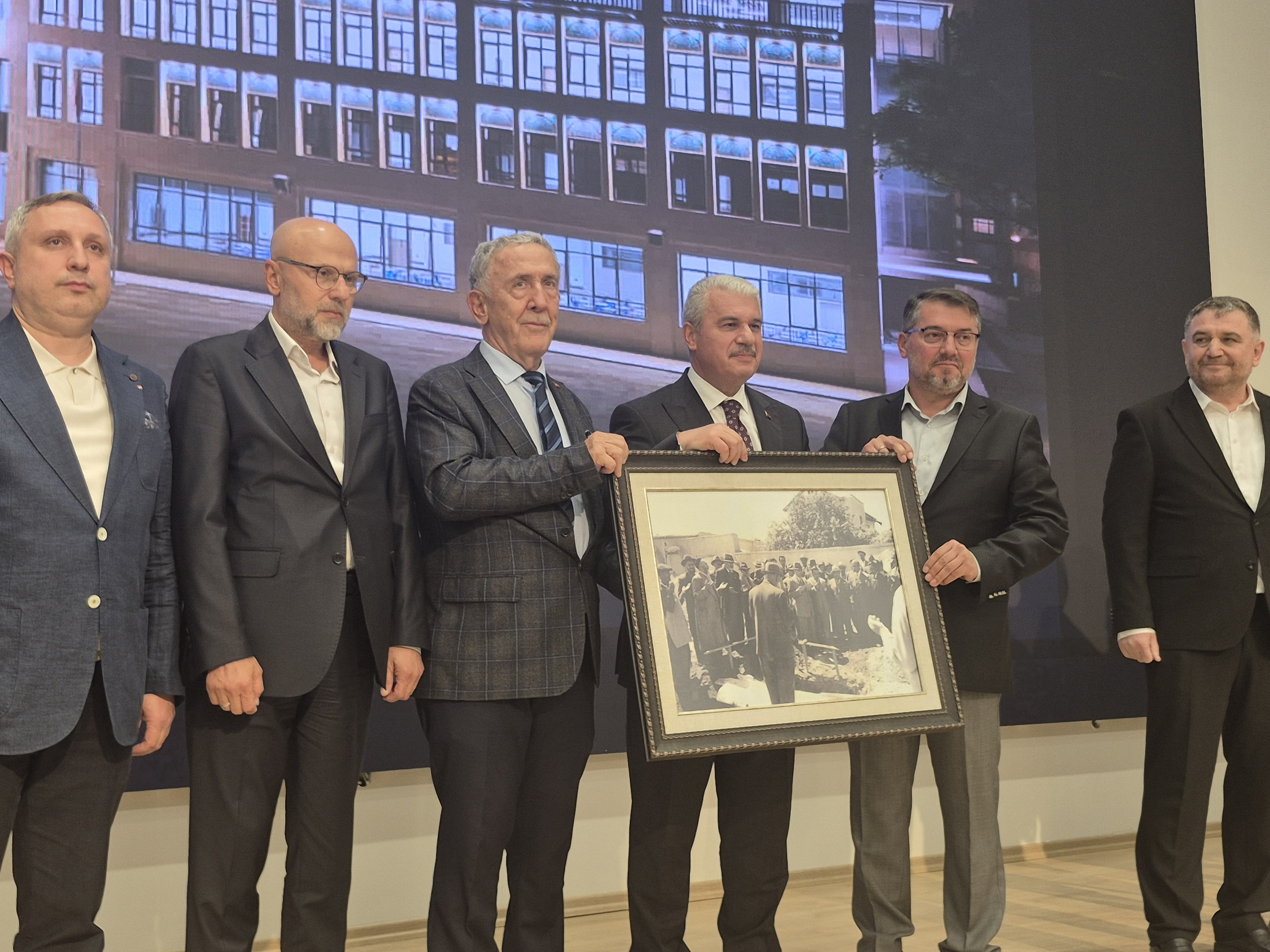 Konya İmam Hatip Lisesi 23 Ayın Ardından Yenilendi
