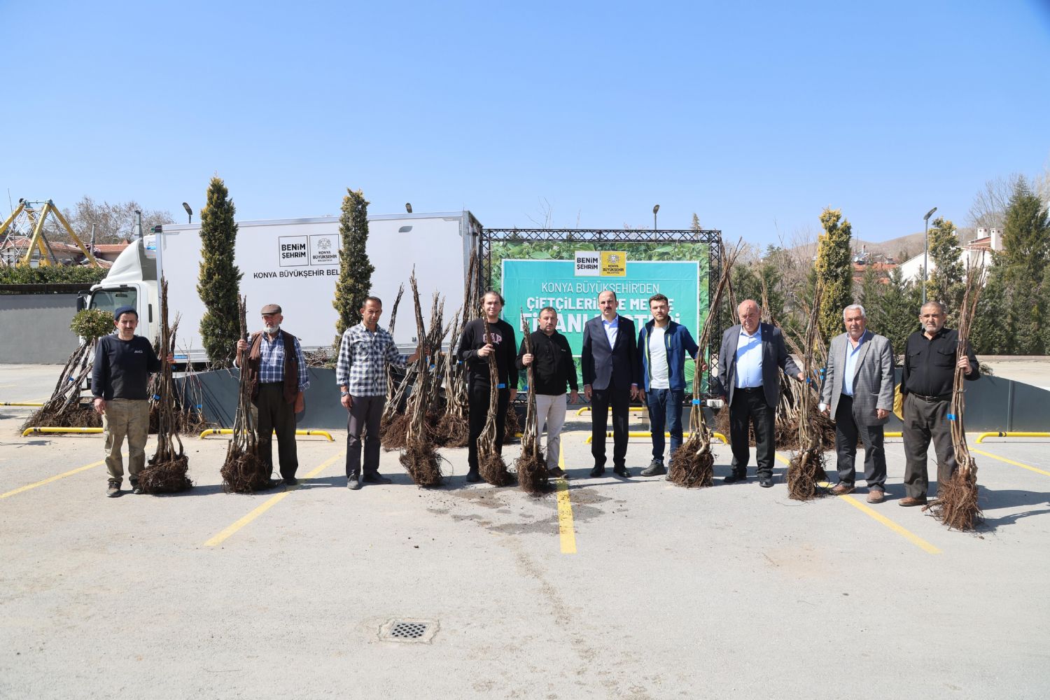 Konya Büyükşehir Tarımsal Kalkınma İçin Bu Sezon 72 bin Meyve Fidanı Dağıtıyor