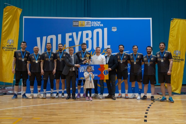 Konya Büyükşehir Kurumlar Arası Voleybol Turnuvas'nda Konya Barosu Şampiyon!