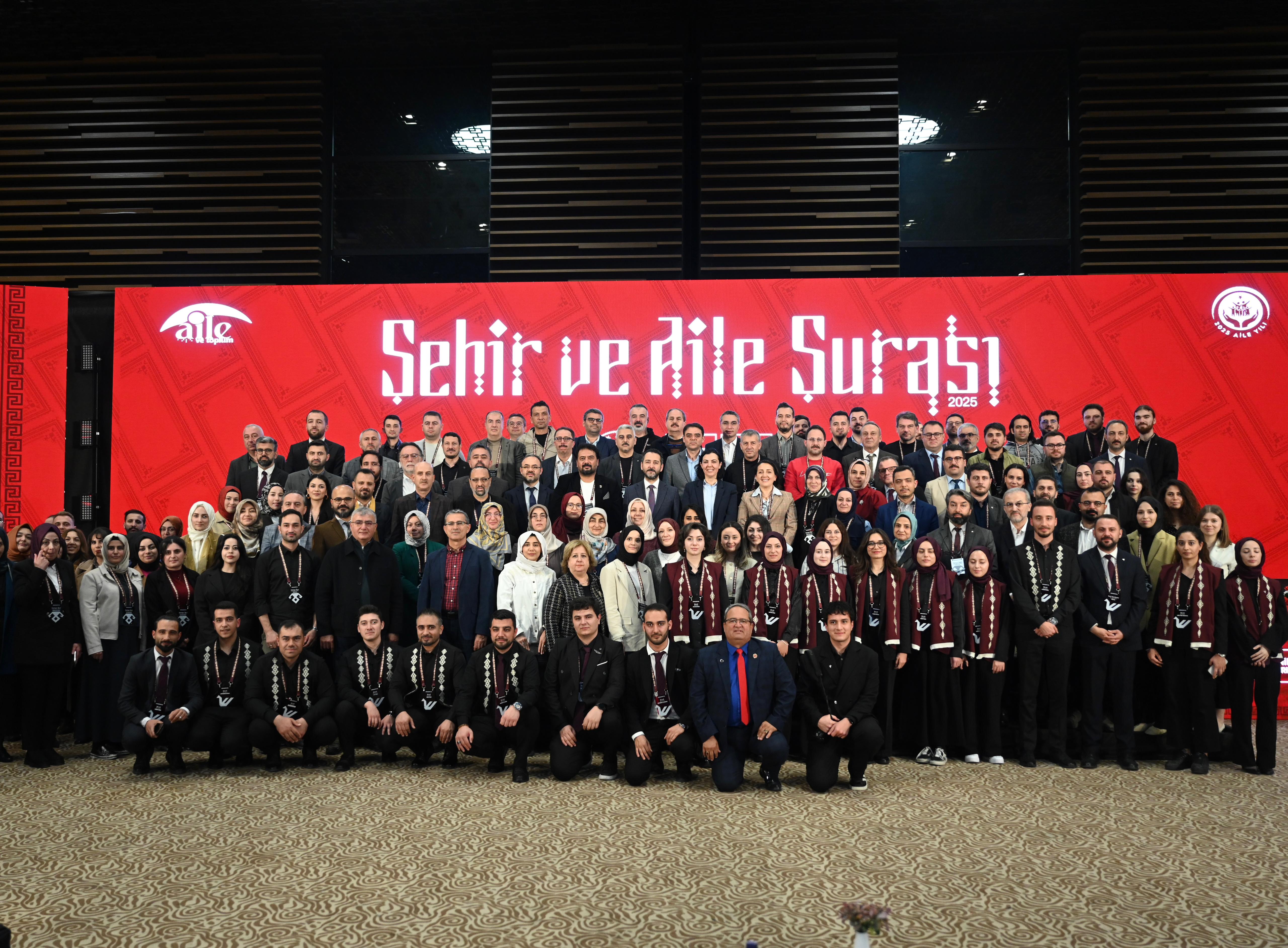 Konya Büyükşehir Tarafından Düzenlenen "Şehir ve Aile Şurası" Tamamlandı 