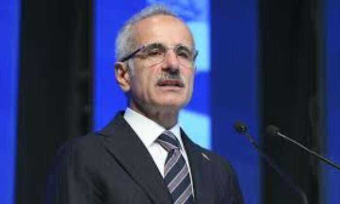 Bakan Uraloğlu: "Son 14 yılın en yüksek kruvaziyer gemi ve yolcu sayısına ulaştık"
