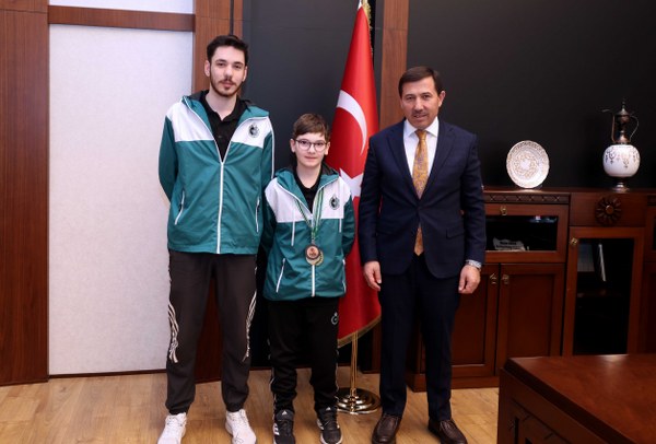 Şampiyondan Başkan Kılca'ya Ziyaret 