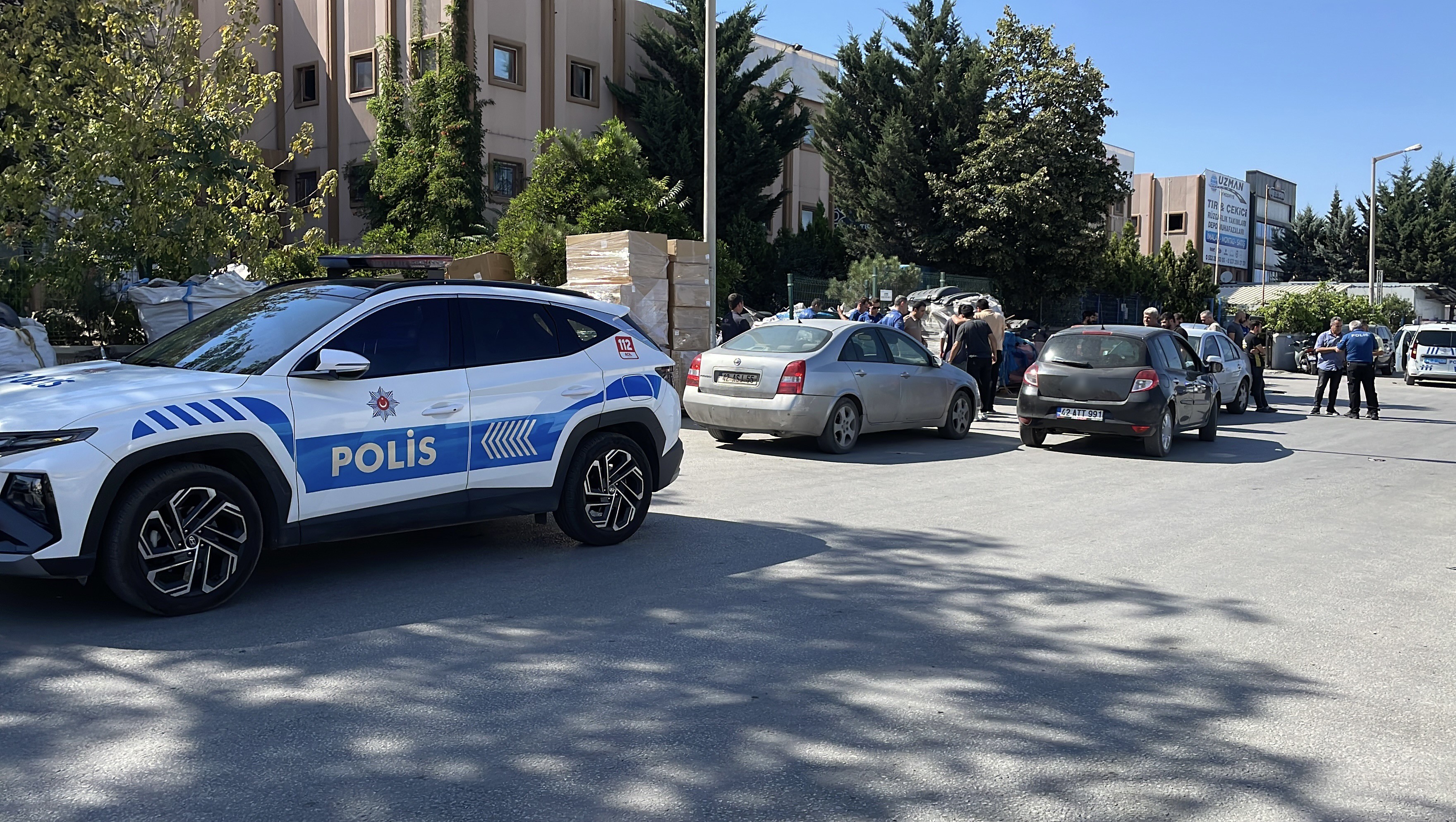Alacak Verecek Kavgasında Göğsünden Bıçaklandı