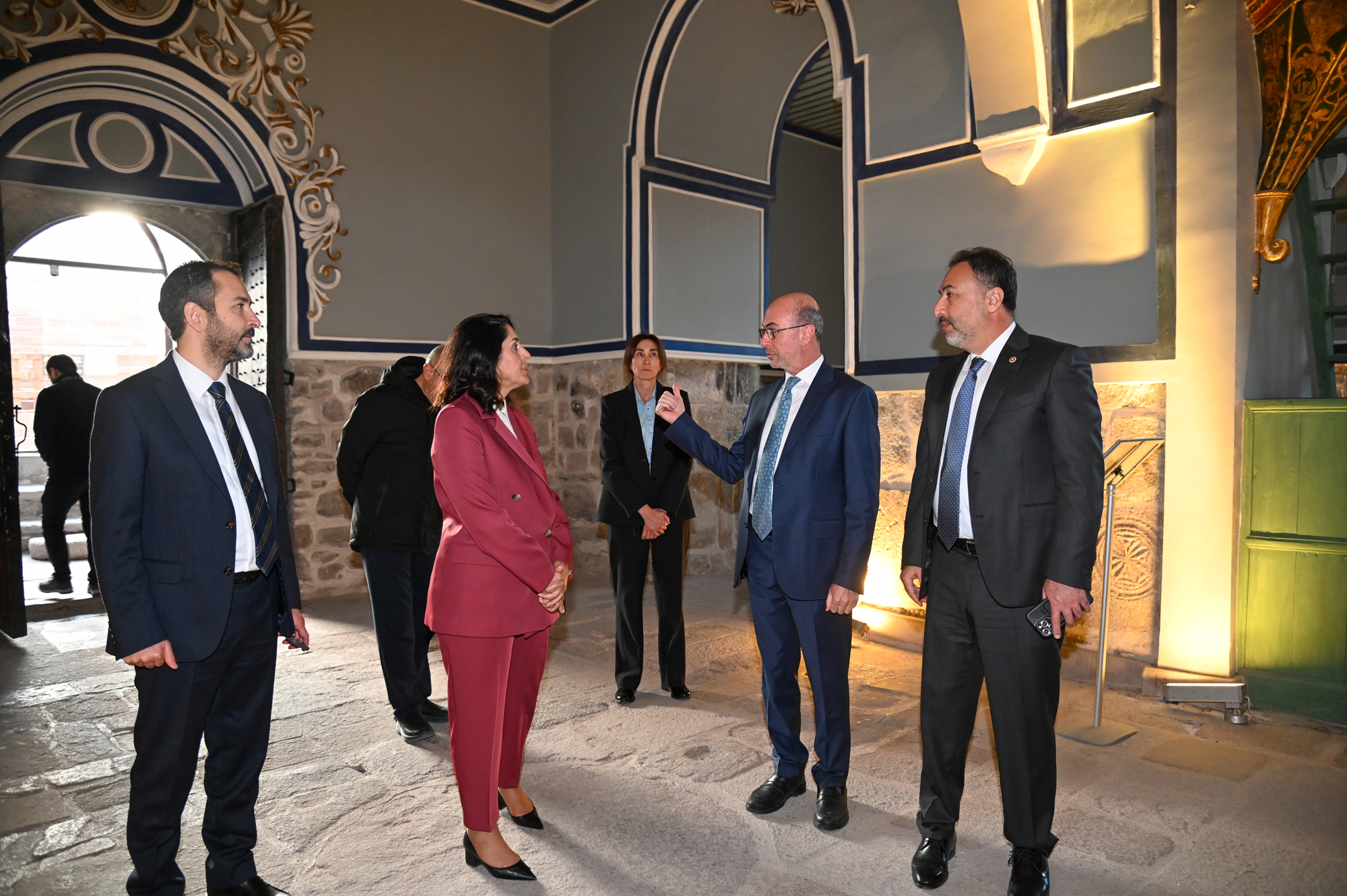 Ak Parti Genel Merkez Çevre ve Şehircilik Politikaları Başkanı Tuncer'den Tarihi Sille Mahallesi'ne Ziyaret