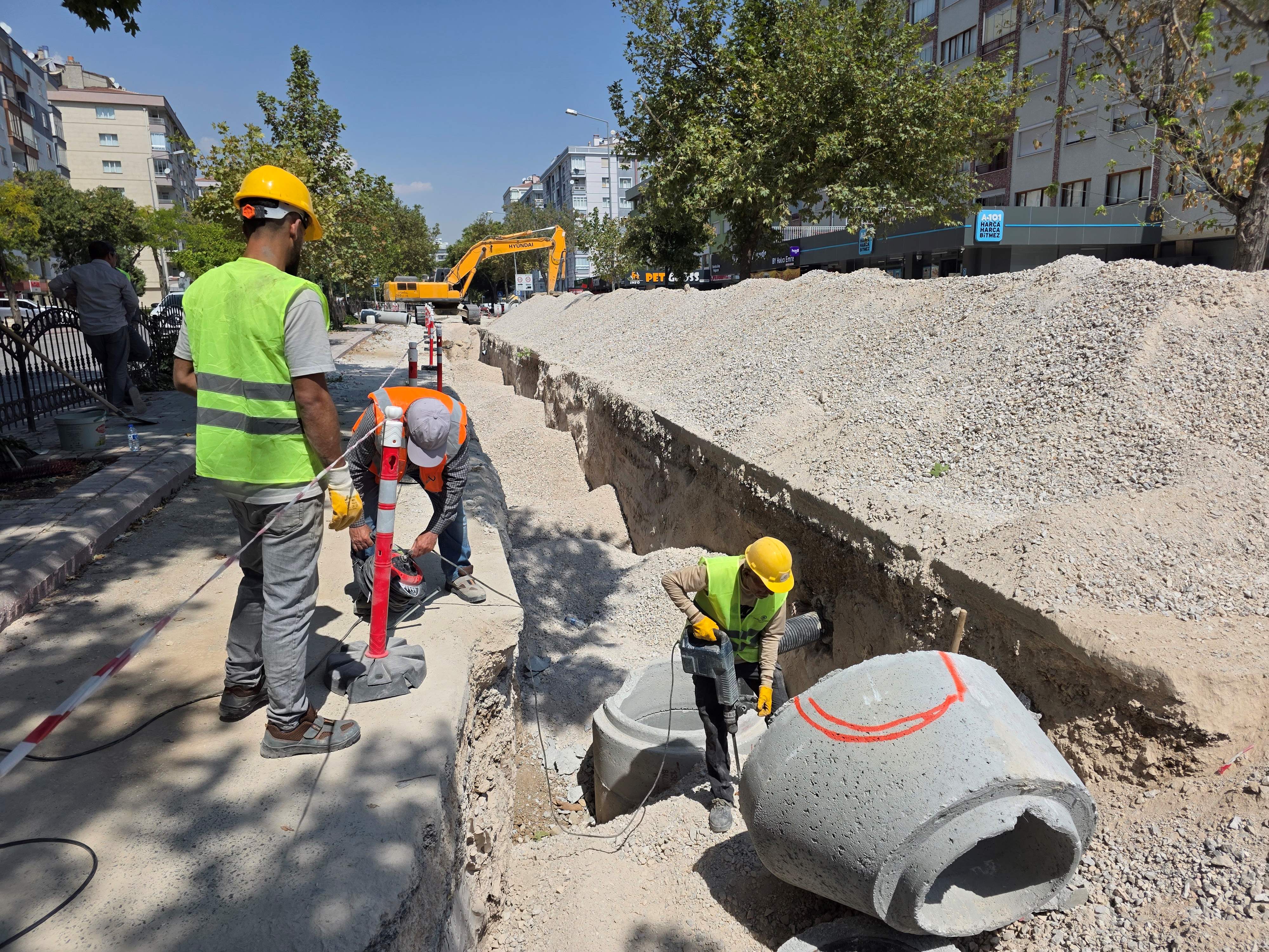 KOSKİ Rauf Denktaş Caddesi'nde Altyapıyı Güçlendiriyor