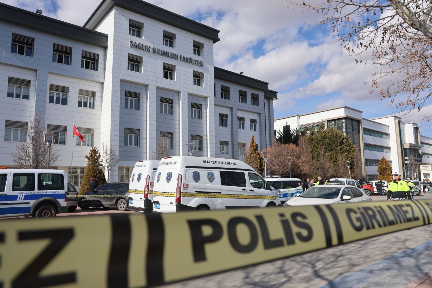 Konya'da fakültede dekan yardımcısı vuruldu