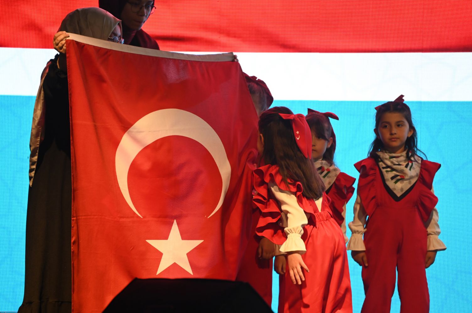 Hatice Hatun Külliyesi Çocuk Mektebi'nde Mezuniyet Heyecanı Yaşandı