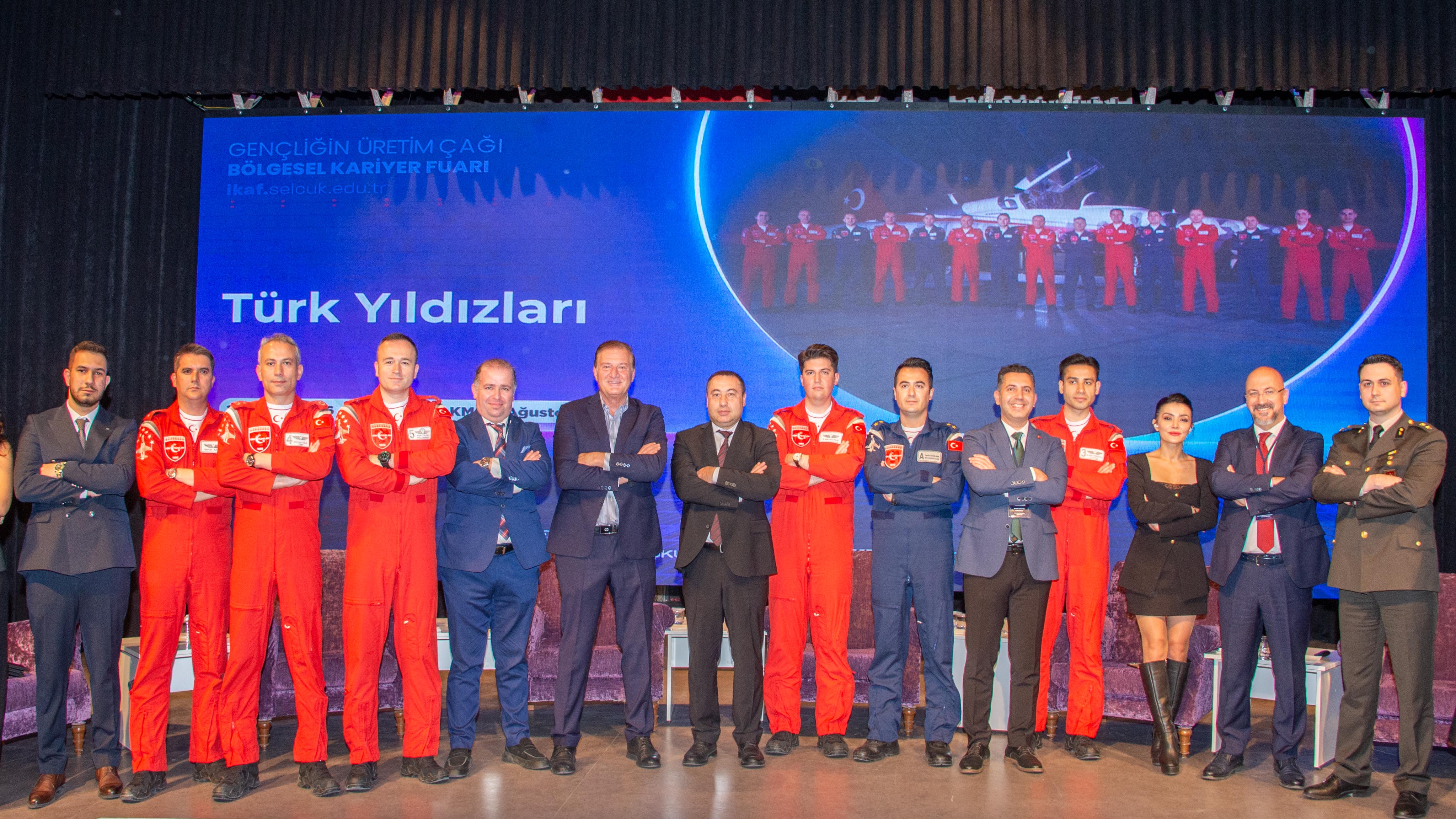 Türk Yıldızları, İKAF’26 Kapsamında Öğrencilerle Buluştu