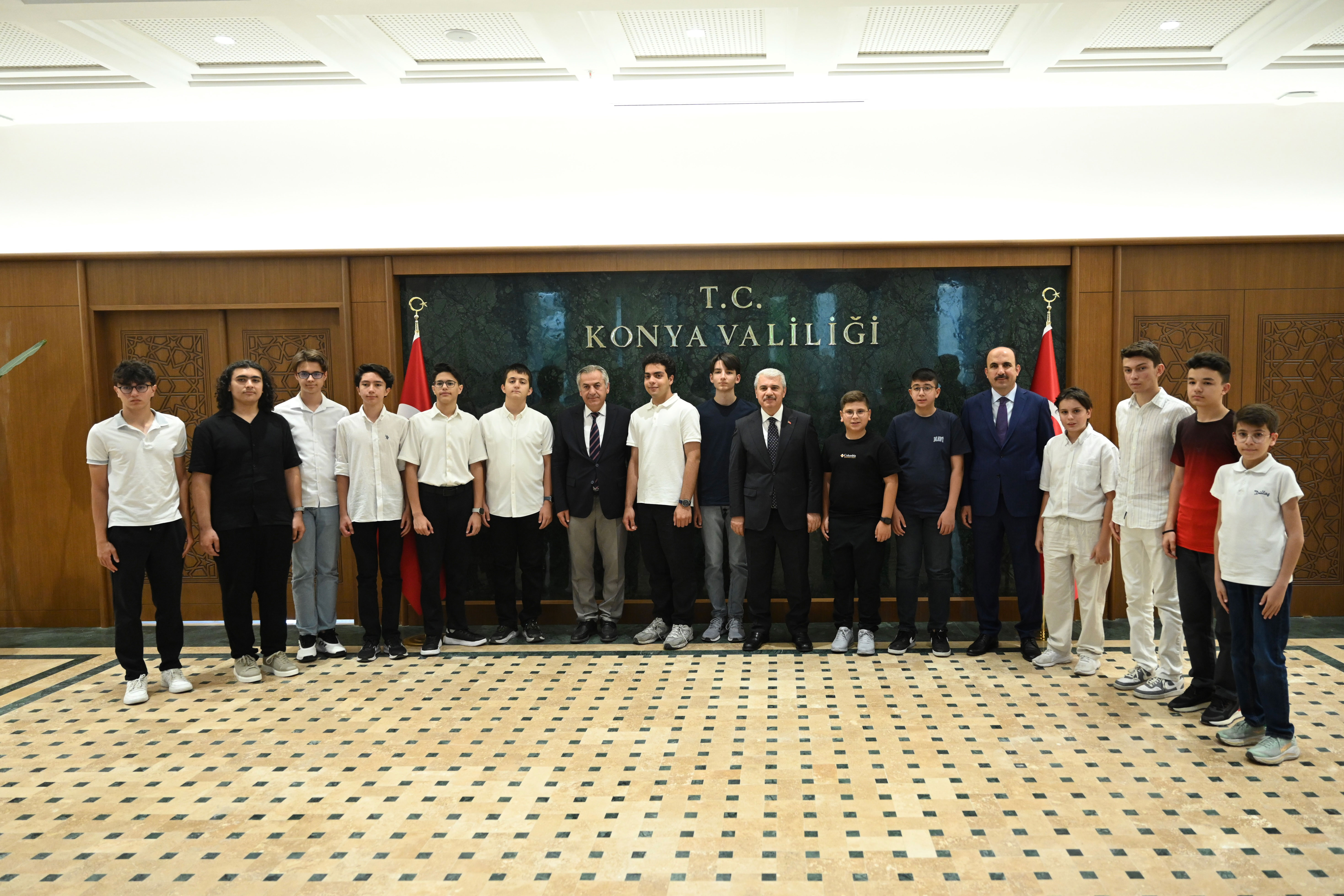 Vali Akın ve Başkan Altay Şampiyonlarla Buluştu