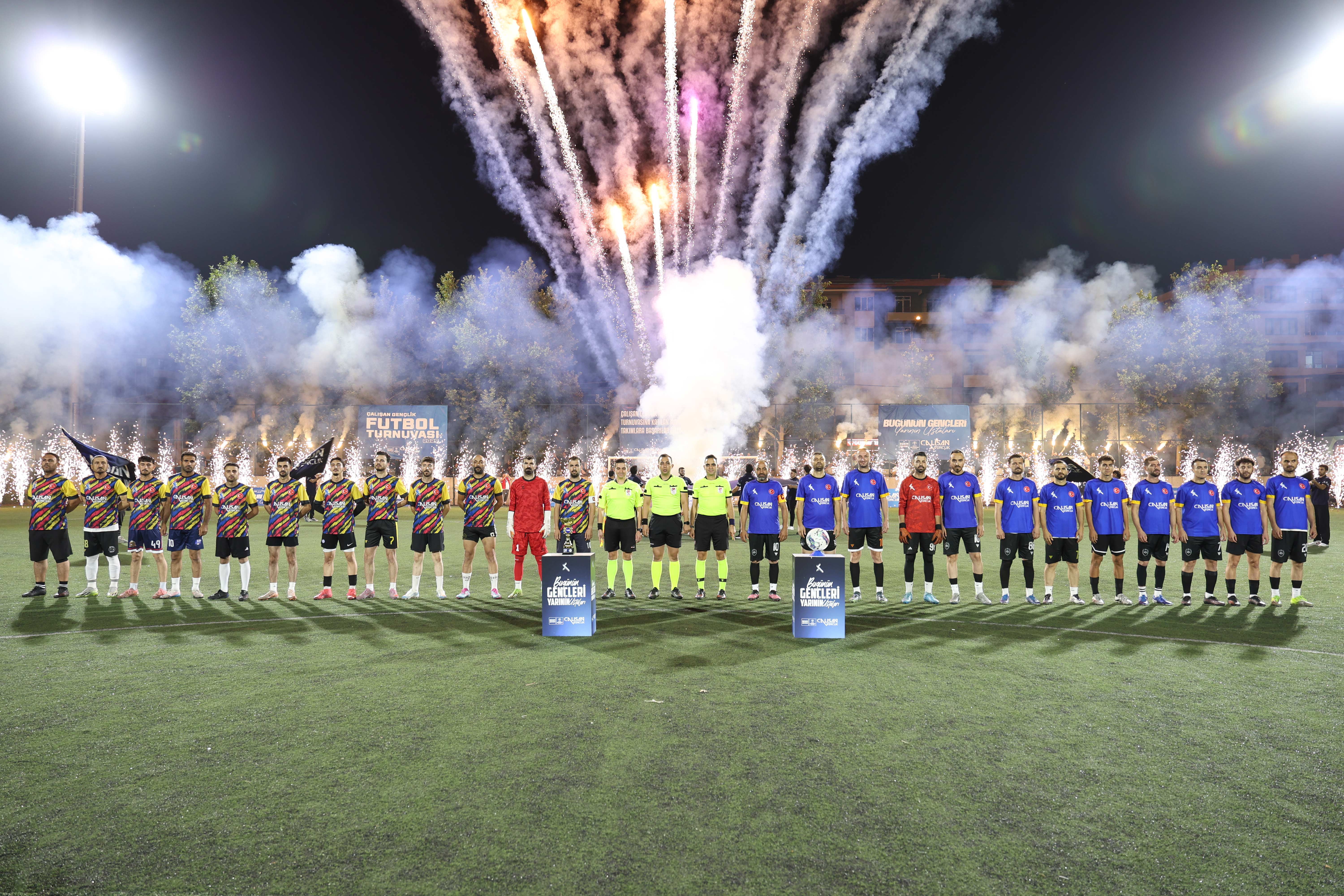 6. Çalışan Gençlik Futbol Turnuvası’nda Rekabet ve Dostluk Bir Arada Yaşandı