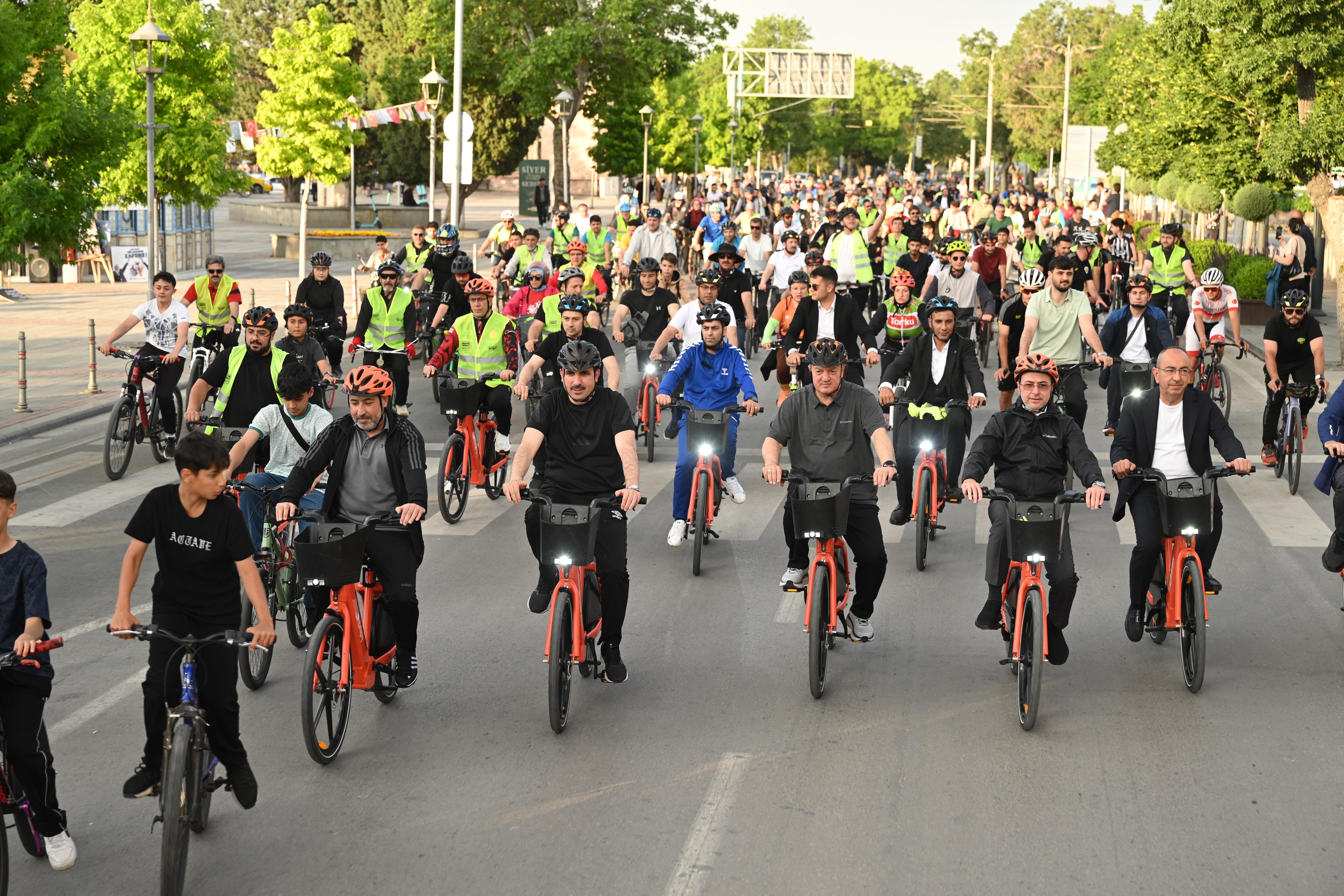 Avrupa Bisiklet Başkenti Konya’da Şehir Merkezi Ve 28 İlçede Aynı Anda Binlerce Bisikletsever Pedal Çevirdi