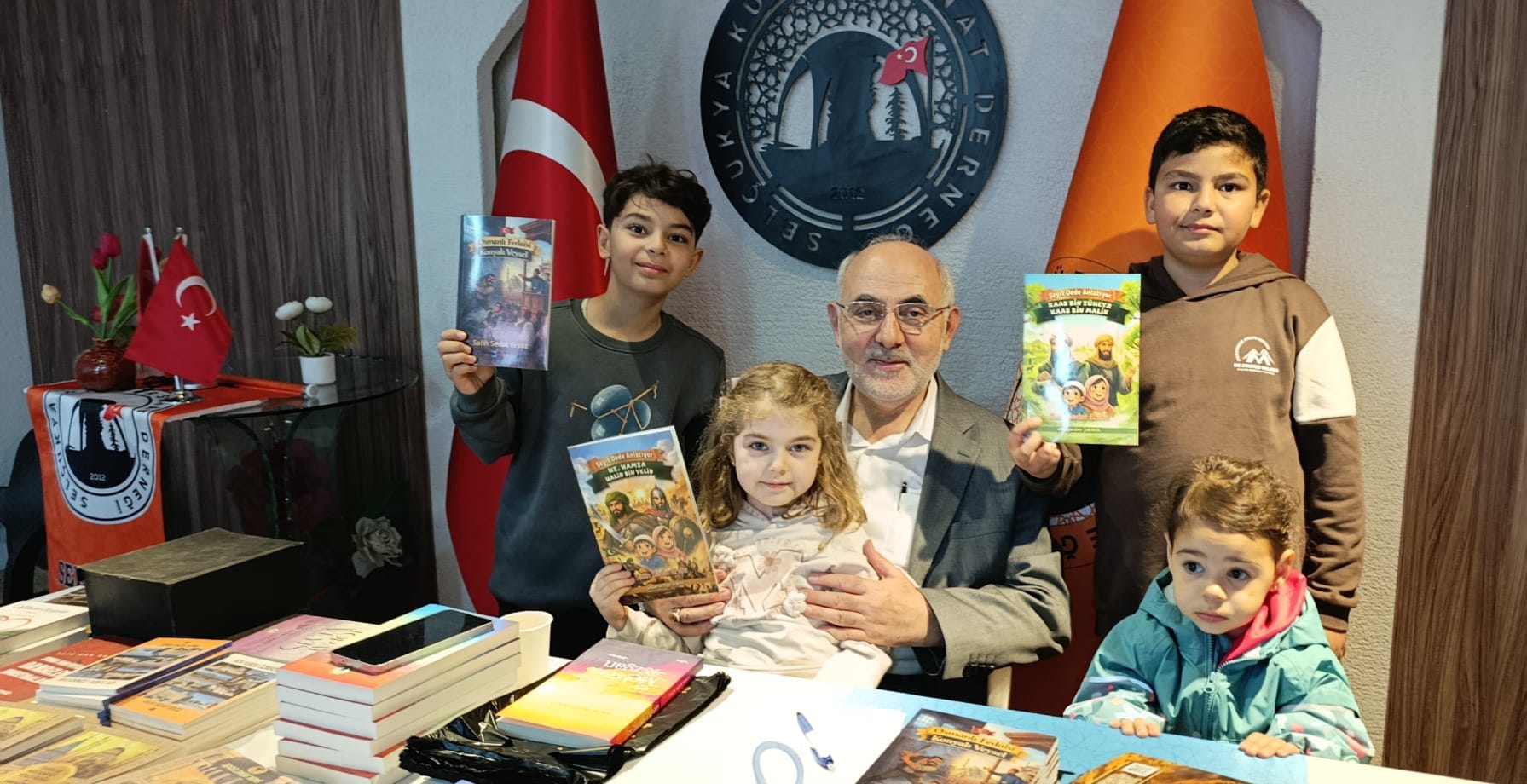 Salih Sedat Ersöz Selçukya'da Okurlarıyla Buluştu 