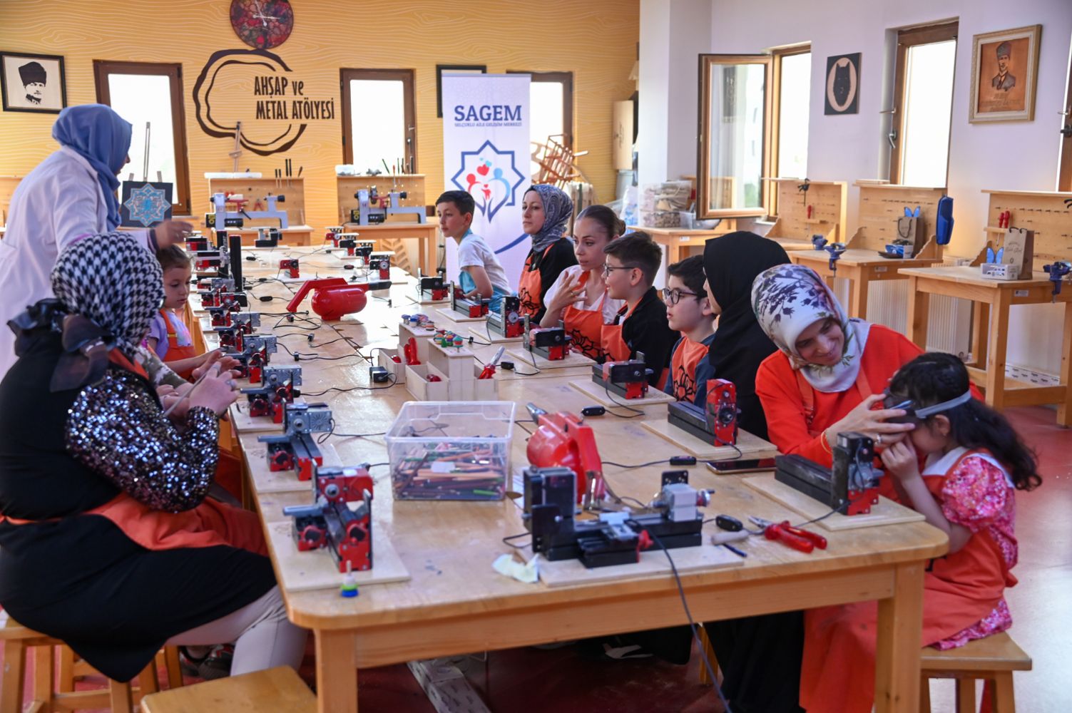 Selçuklu Sanat ve Tasarım Atölyesi, "Anneme süprizim var" Etkinliği Ev Yaptı
