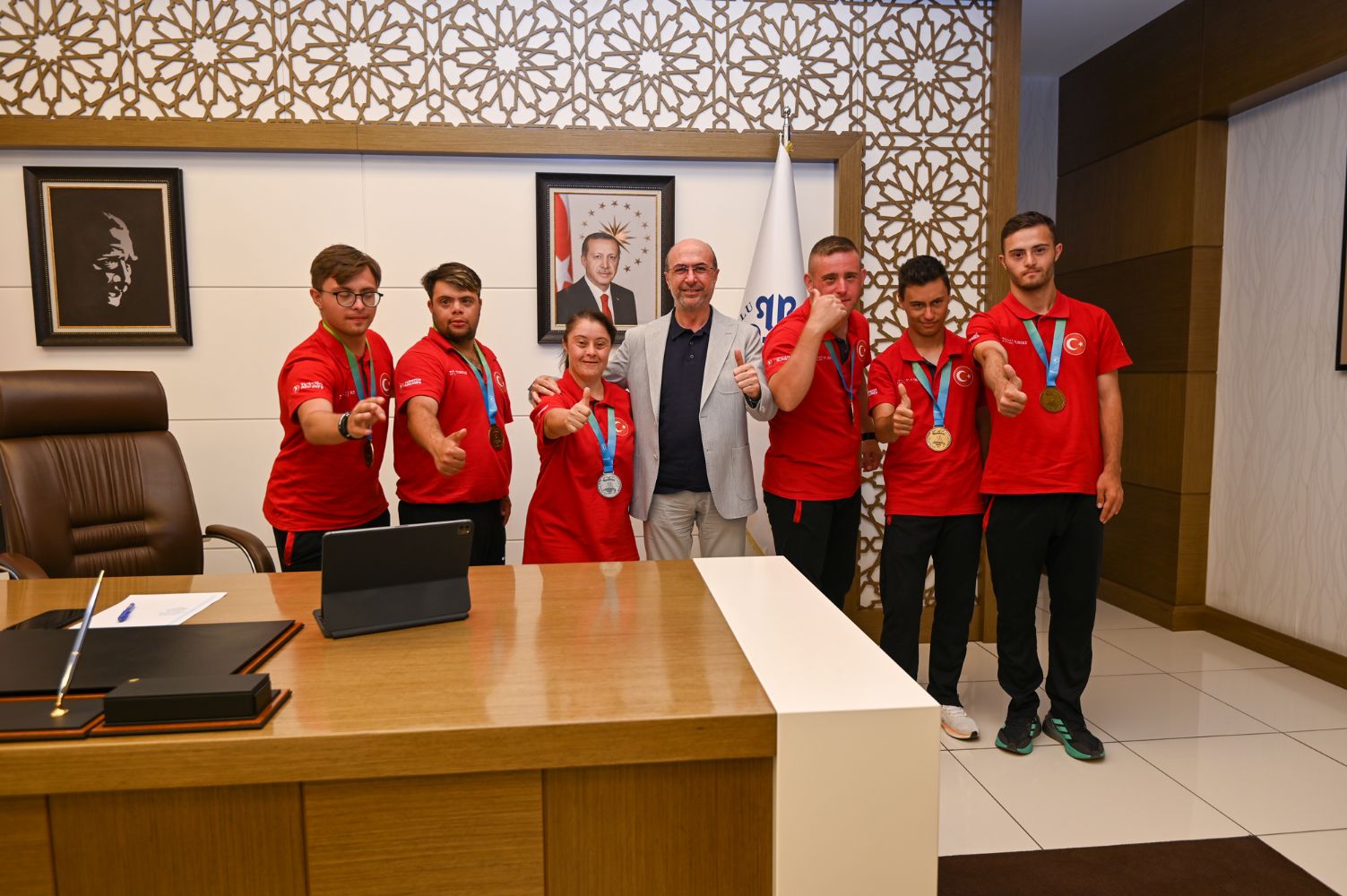 Başkan Pekyatırmacı Avrupa Şampiyonu Özel  Milli Sporcuları Ağırladı