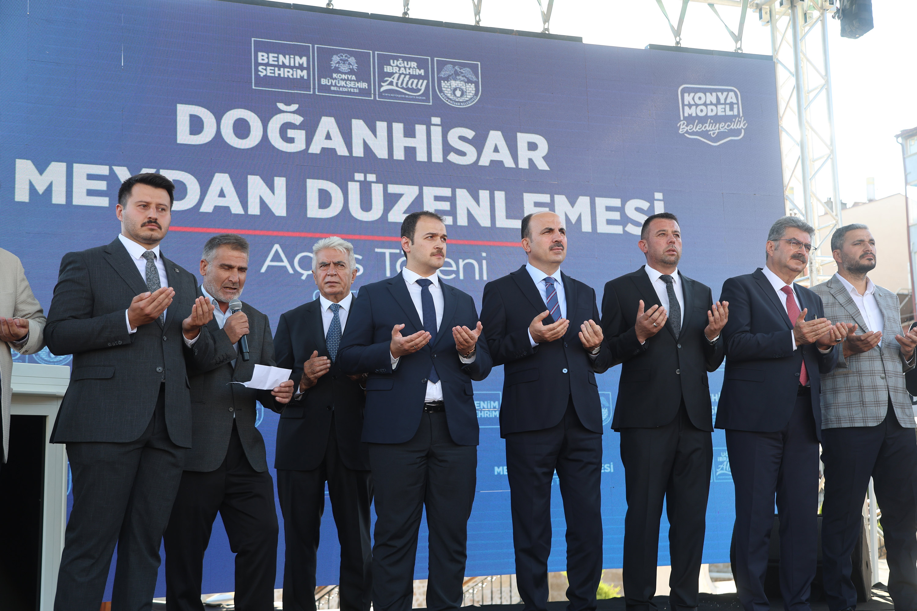 Doğanhisar'a Kazandırılan Meydan Düzenlemesi Hizmete Açıldı