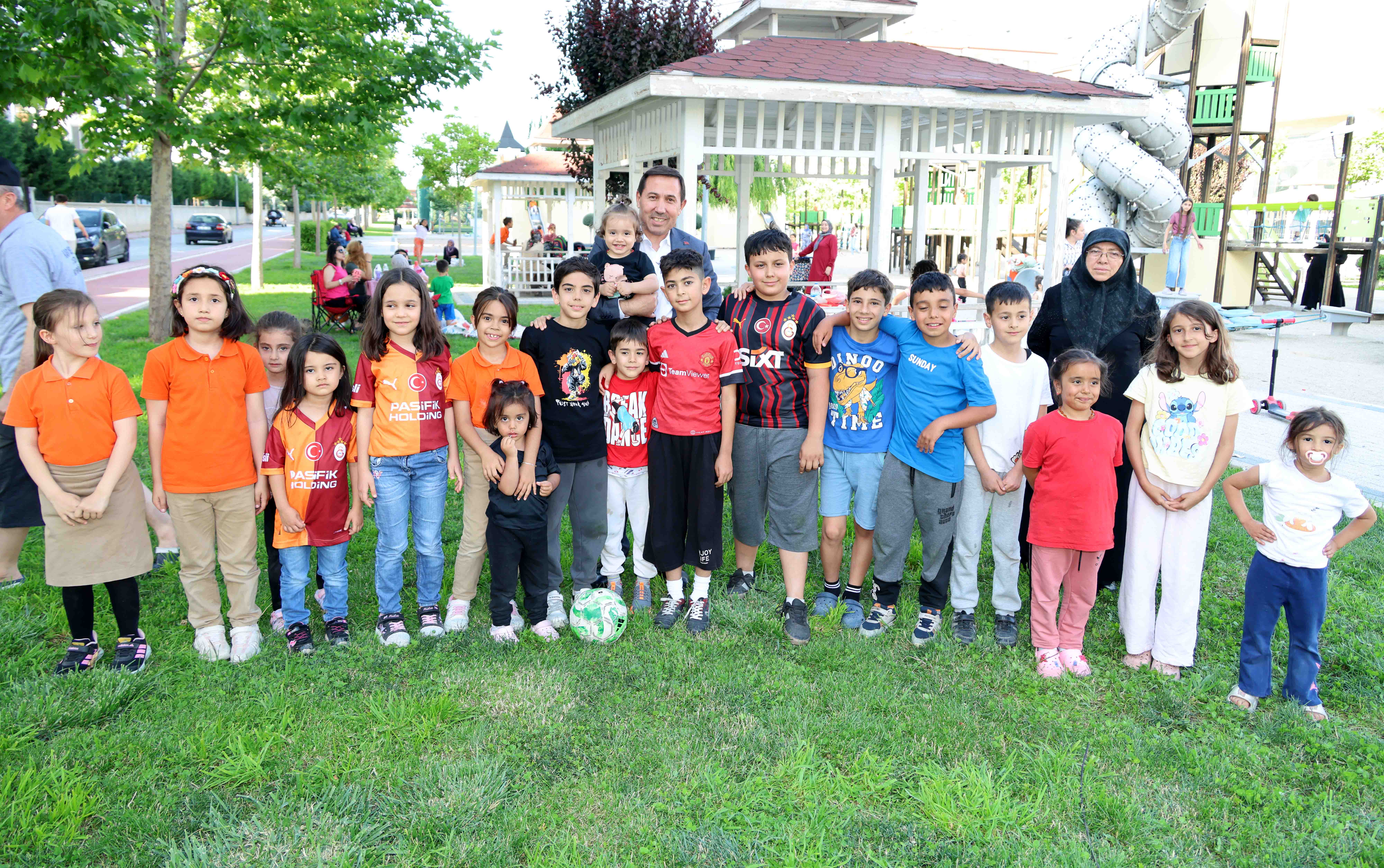 Başkan Kılca, Kafe Karatay'da Vatandaşlarla Buluştu 
