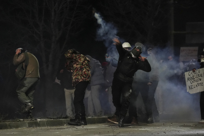 Bakan Yerlikaya: "Gösterilerde 123 polisimiz yaralanmıştır"