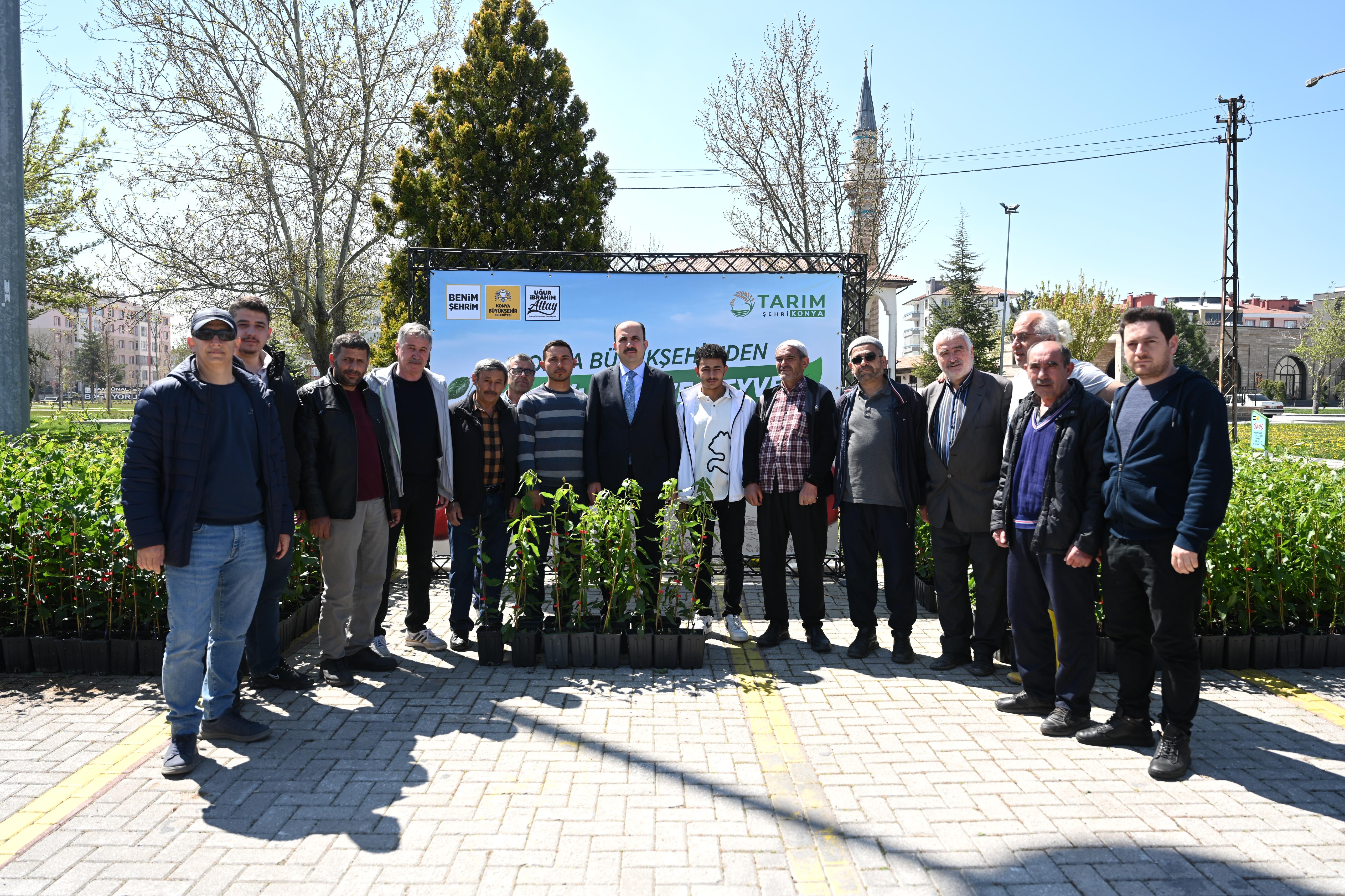 Başkan Altay'dan Çiftçilere 31.420 Meyve Fidanı Desteği