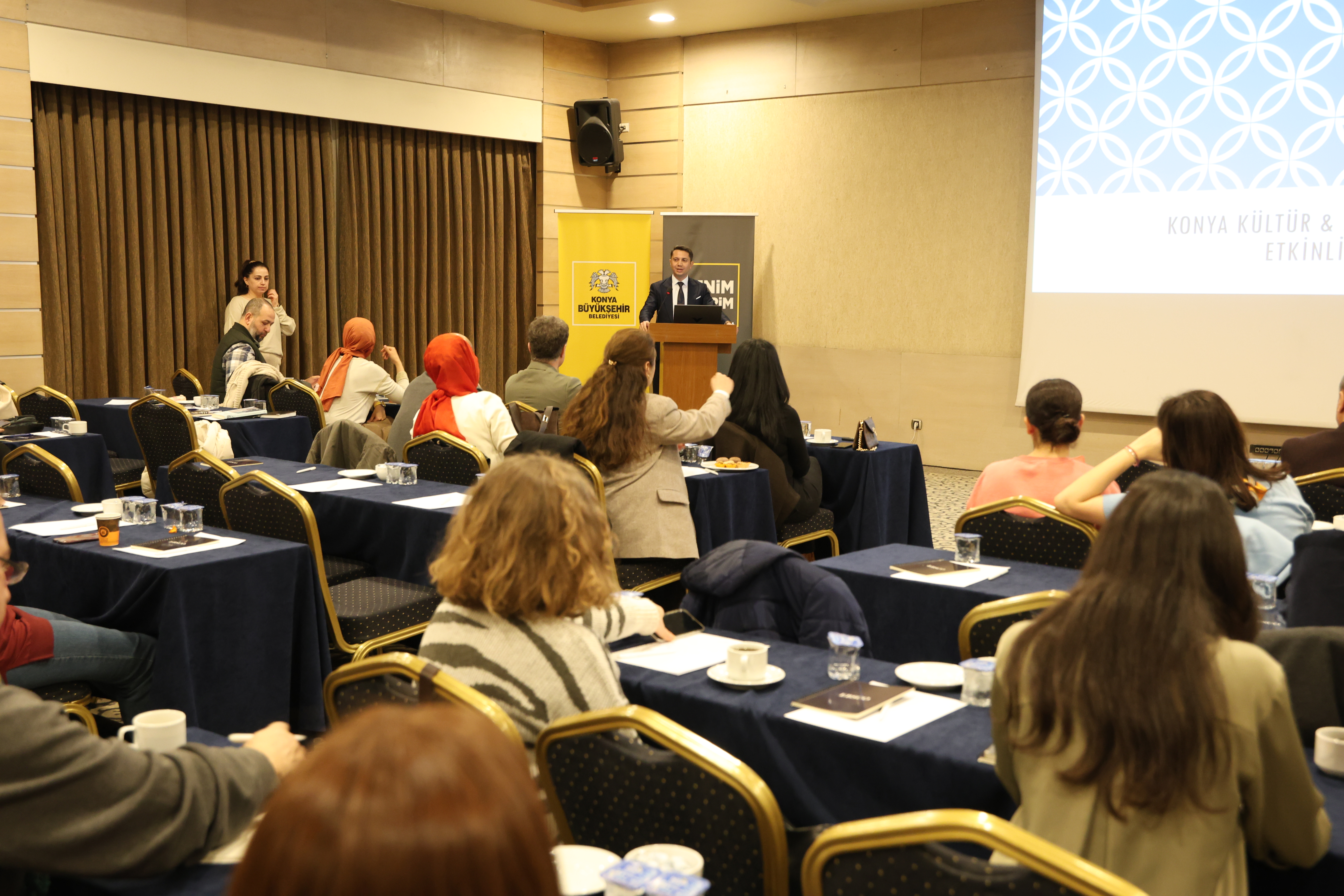 "Konya'nın Zenginlikleri: Turizm ve Kültürel Miras Eğitimleri" Programı ile Şehrin Saklı Mirasları Anlatıldı