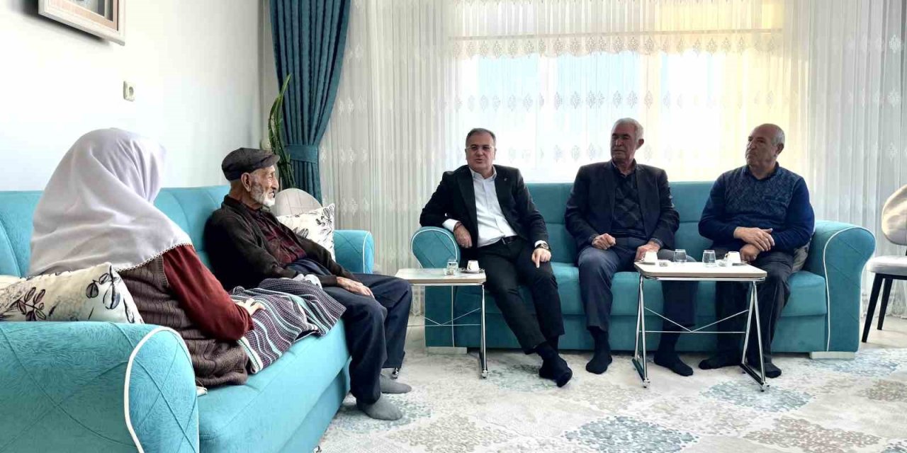 Başkan Özdoğan vatandaşları ziyaret ediyor