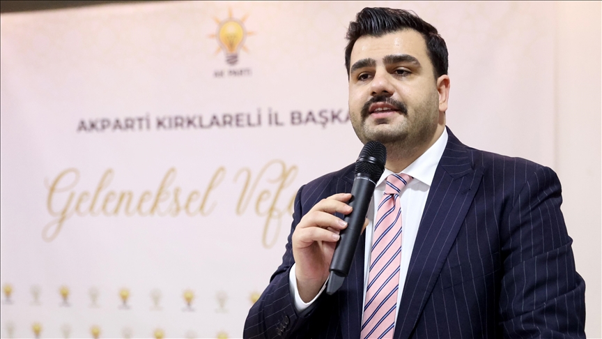 AK Parti Genel Sekreteri İnan’dan 23 Nisan töreninde çocuklara sırtını dönen CHP’li Açar ve beraberindeki gruba tepki