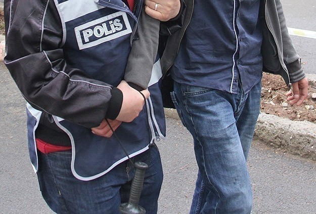 Isparta’da kendilerini polis olarak tanıtıp vatandaşı 478 bin TL dolandıran şüpheliler, Ankara’da yakalandı
