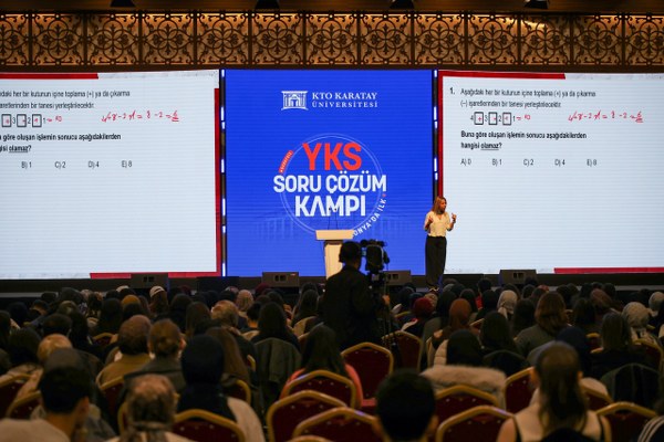 İki Bin Üniversite Adayı, YKS Soru Çözüm Ve Strateji Geliştirme Kampında Buluştu 