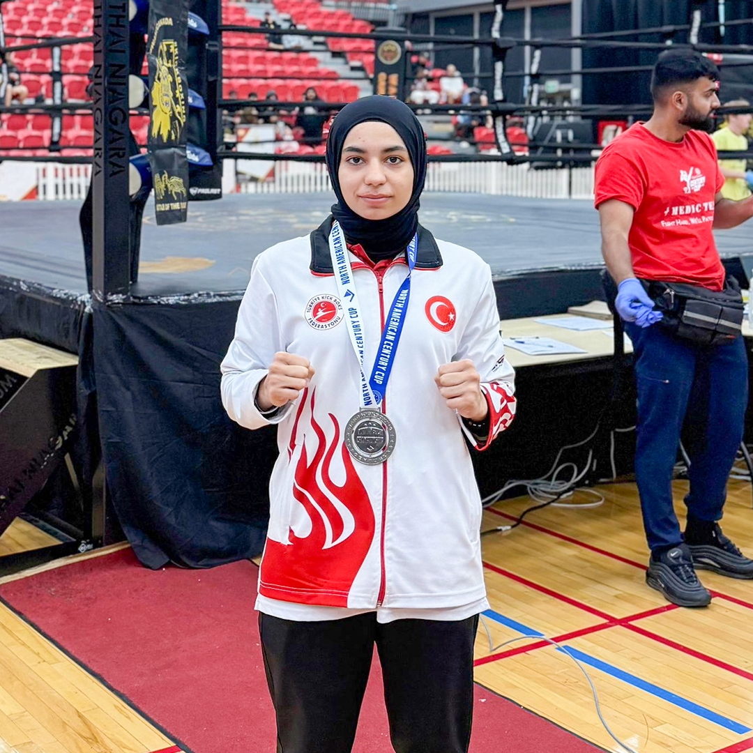 Meramlı Ayşe Ebrar, Kanada'dan Gümüş Madalya İle Döndü